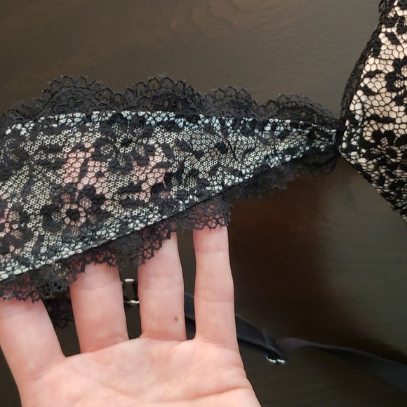 Pretty black and nude lace bra - Picture 3 of 5